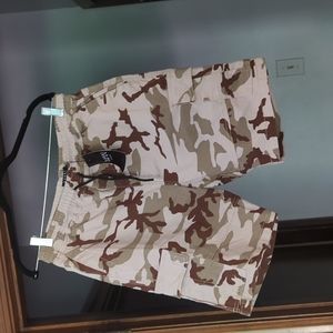 NWT Boohoo Man Brown Camo Cargo Shorts